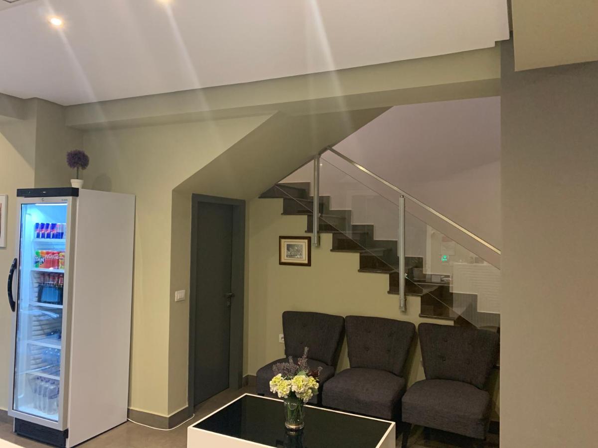 Soleo Hotel Тирана Екстер'єр фото