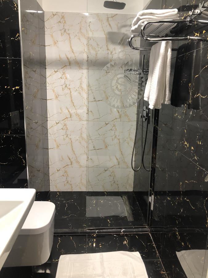 Soleo Hotel Тирана Екстер'єр фото