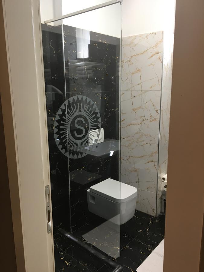 Soleo Hotel Тирана Екстер'єр фото